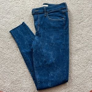 Levi's Women's 720 High Rise Super Skinny Jeans. Women Size 29.